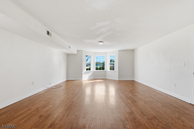 17 Stanton St Property Photo 2