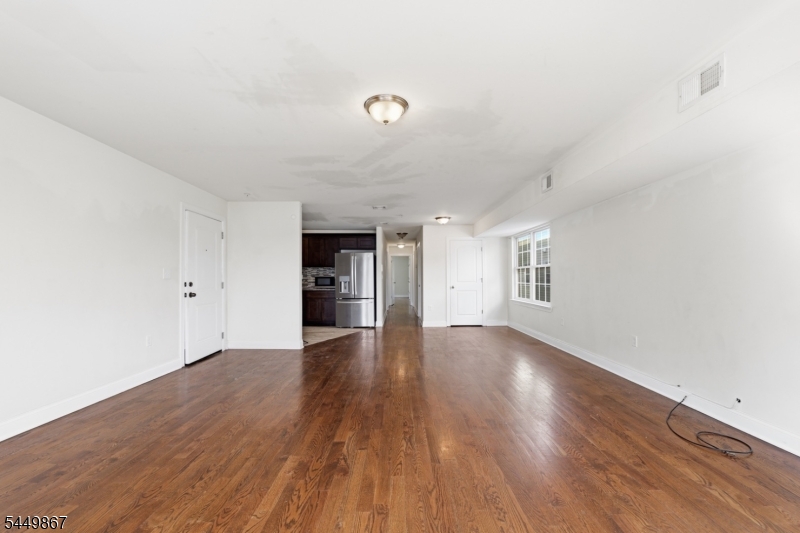 17 Stanton St Property Photo 3