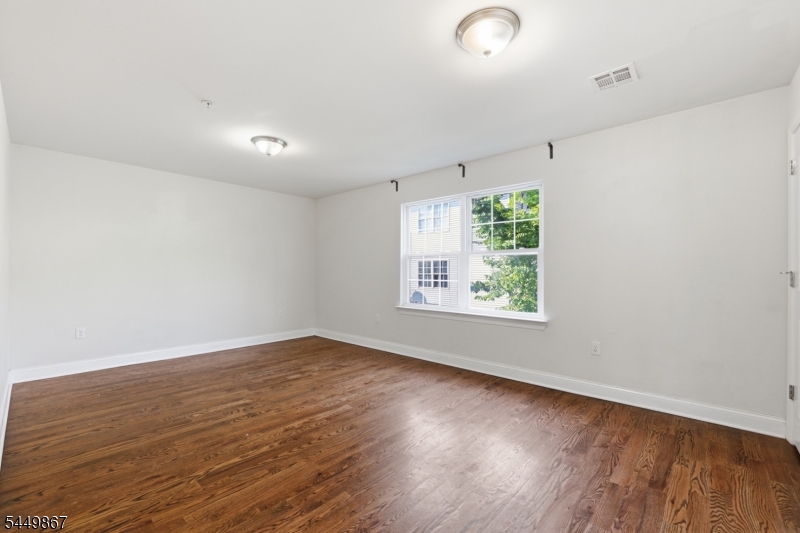 17 Stanton St Property Photo 7