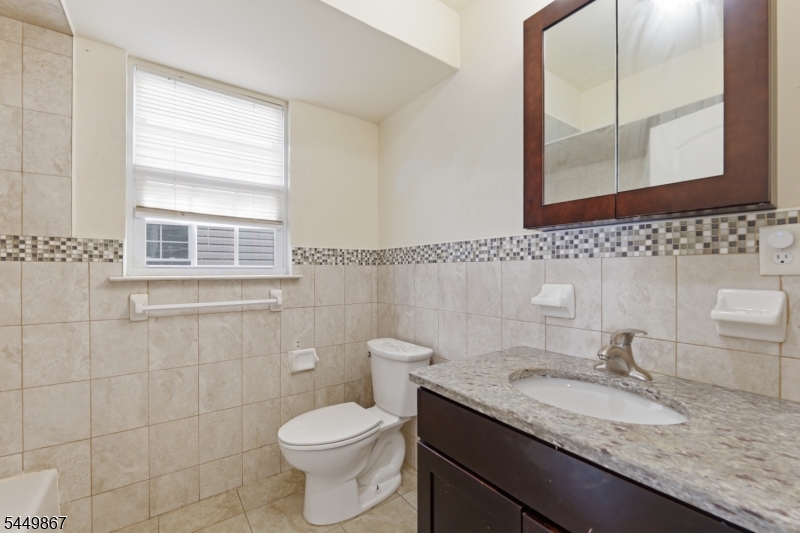 17 Stanton St Property Photo 10