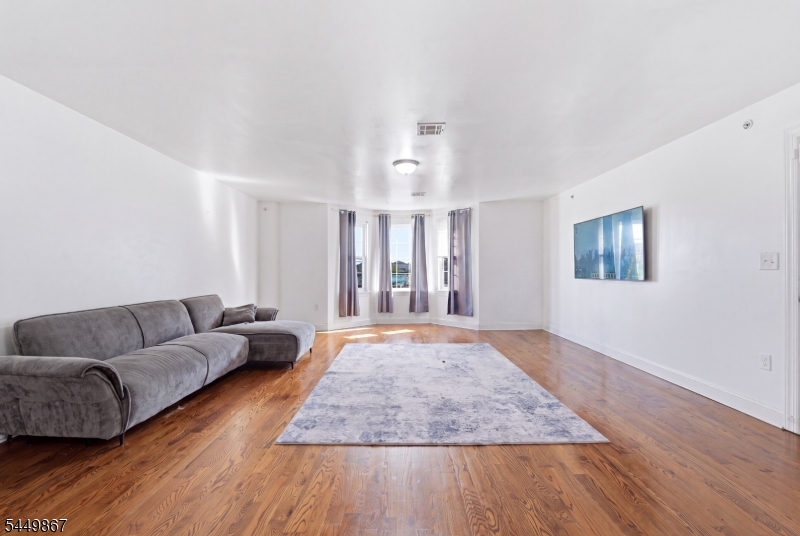 17 Stanton St Property Photo 14