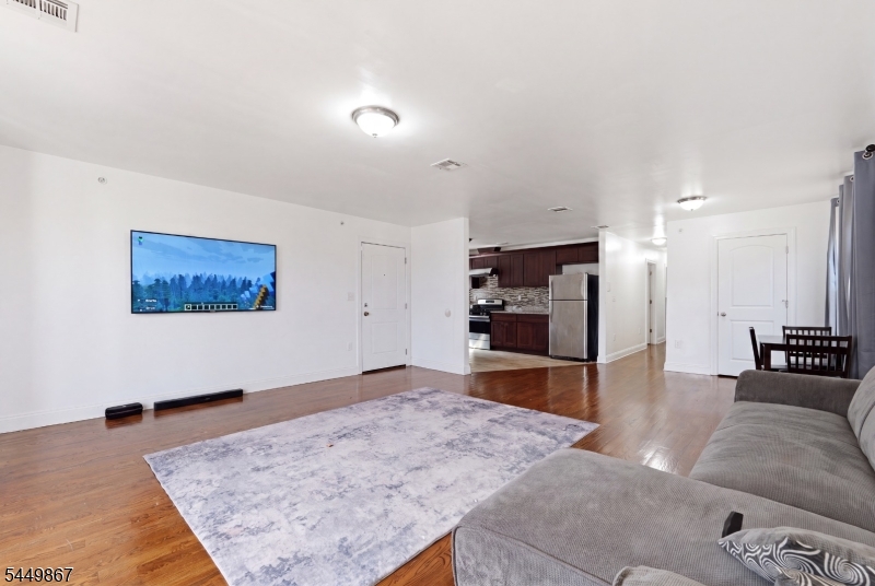 17 Stanton St Property Photo 15