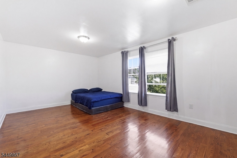 17 Stanton St Property Photo 19