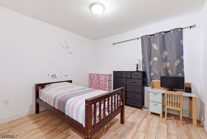 17 Stanton St Property Photo 24