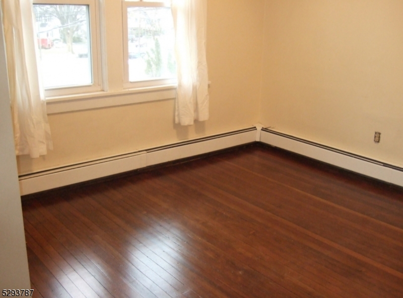 842 South Ave Property Photo 10