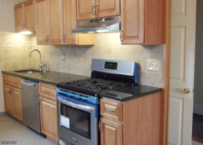 842 South Ave Property Photo 11