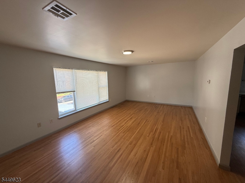 8 Elm St Property Photo 1