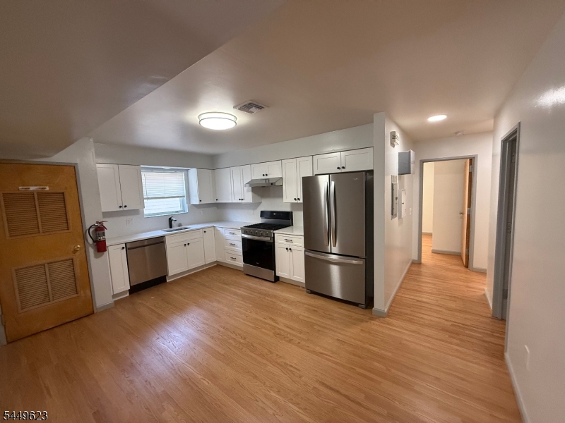 8 Elm St Property Photo 2