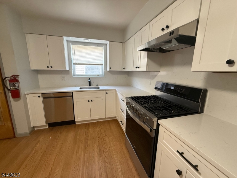 8 Elm St Property Photo 3