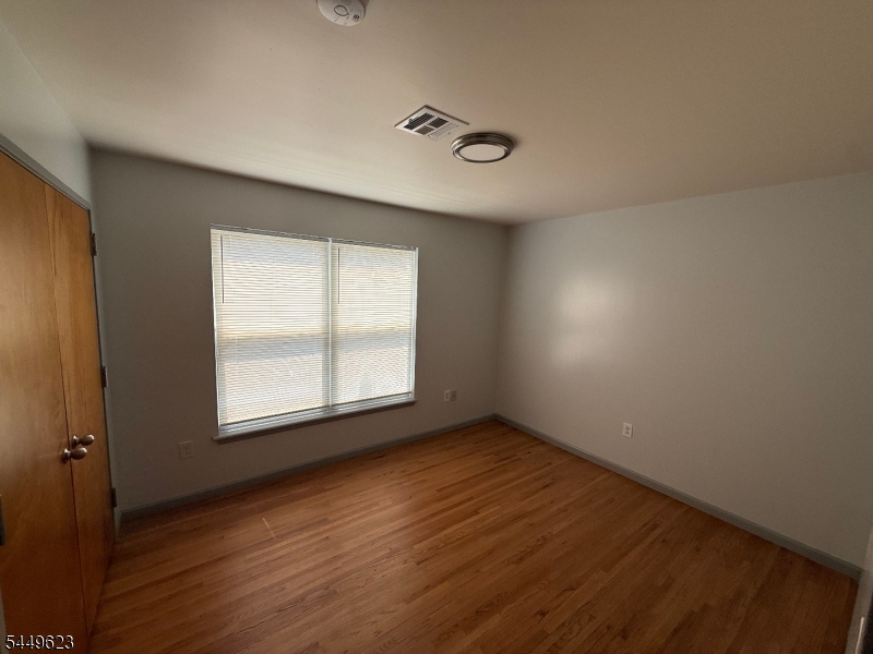 8 Elm St Property Photo 5