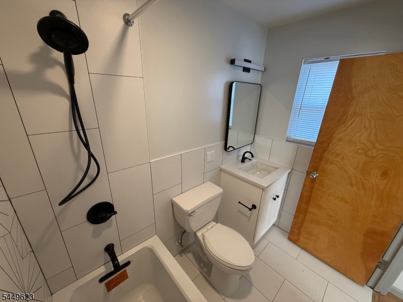 8 Elm St Property Photo 7