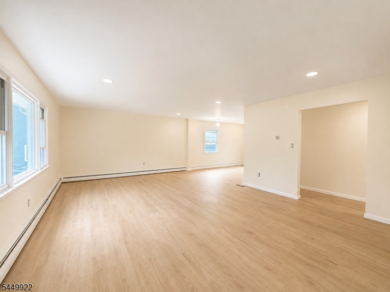 28 Carr St 1 Property Photo 4