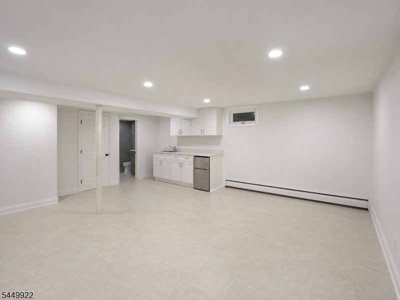 28 Carr St 1 Property Photo 18