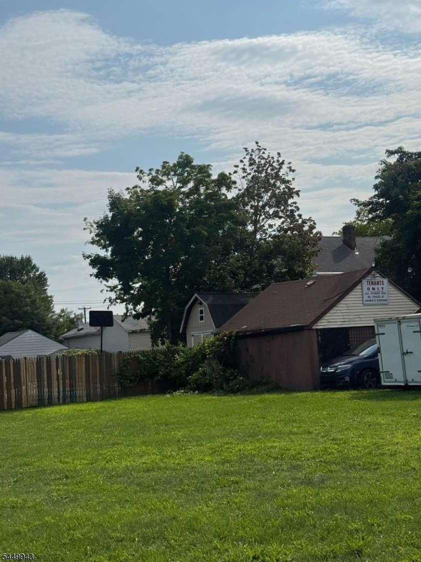 Jefferson Avenue Property Photo 3