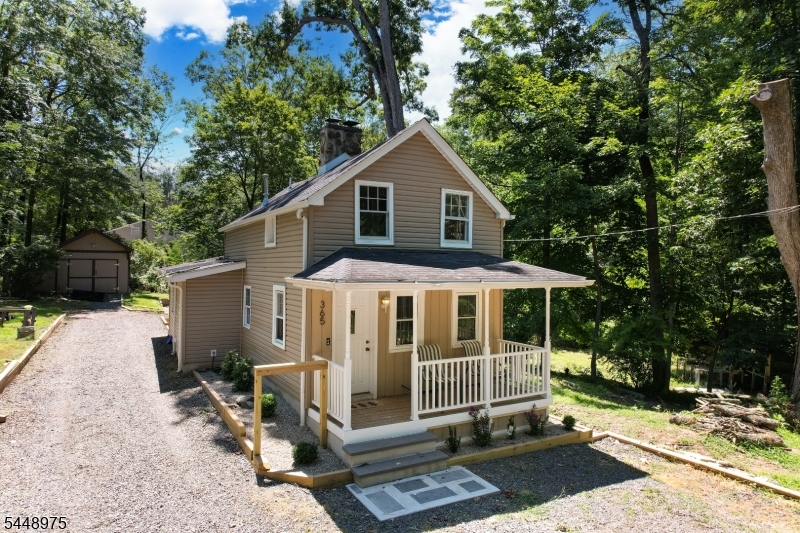 365 Bonnie Burn Rd Property Photo 2