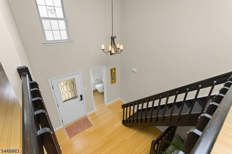 40 Roxbury Ct G Property Photo 17