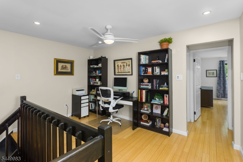 40 Roxbury Ct G Property Photo 19