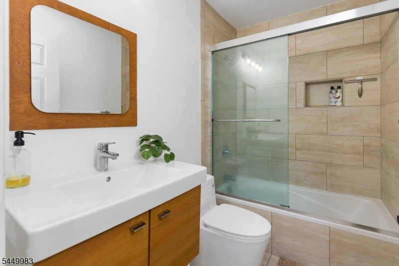 40 Roxbury Ct G Property Photo 27
