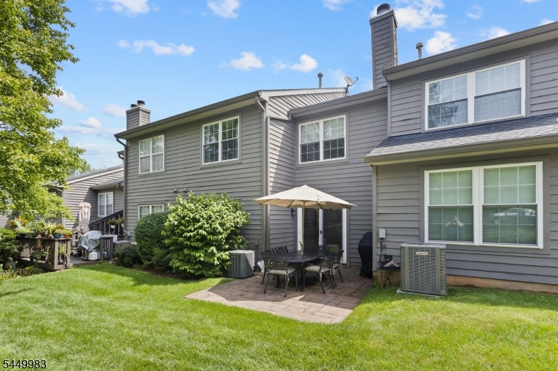40 Roxbury Ct G Property Photo 30