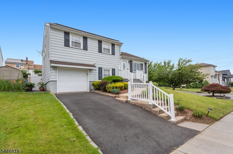 77 Bernice Rd Property Photo 3