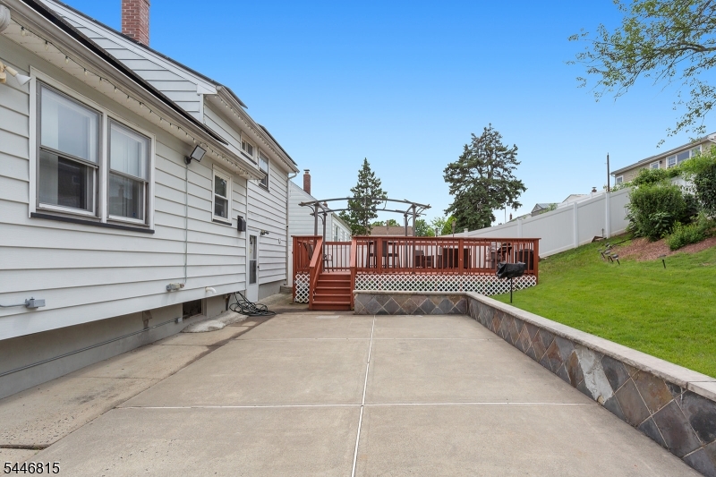 77 Bernice Rd Property Photo 27