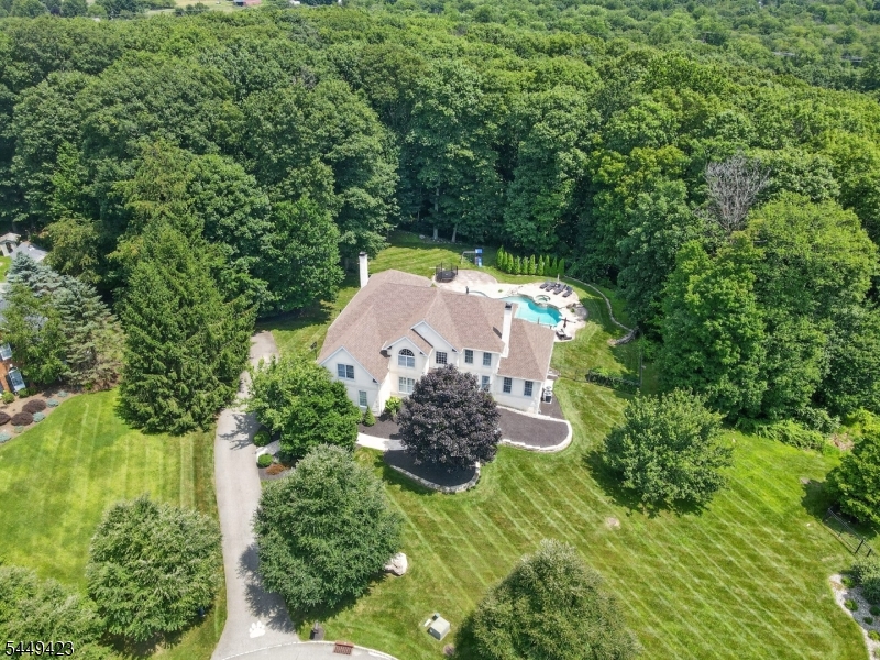 18 Evita Ter Property Photo 1