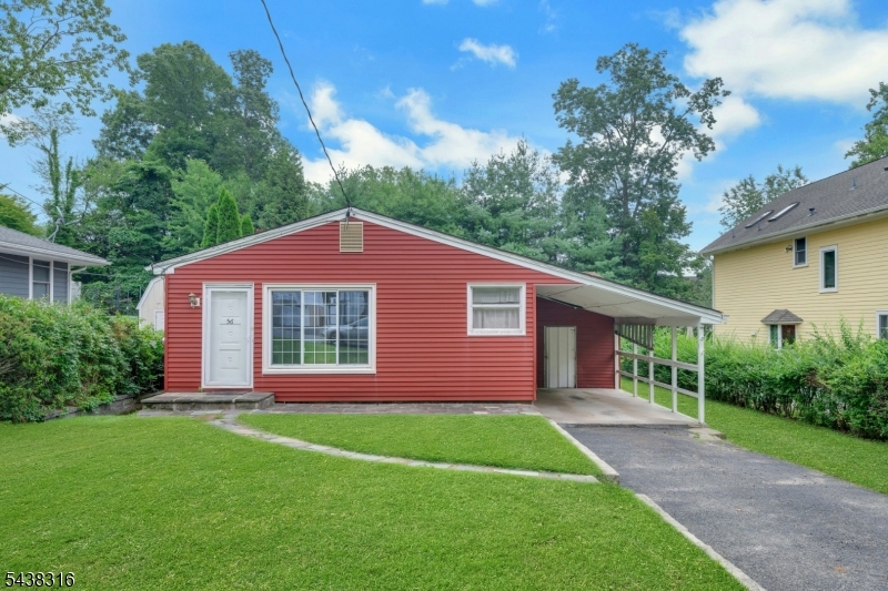 56 Seminole Ave Property Photo 2