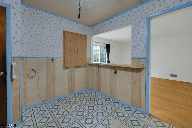 56 Seminole Ave Property Photo 8