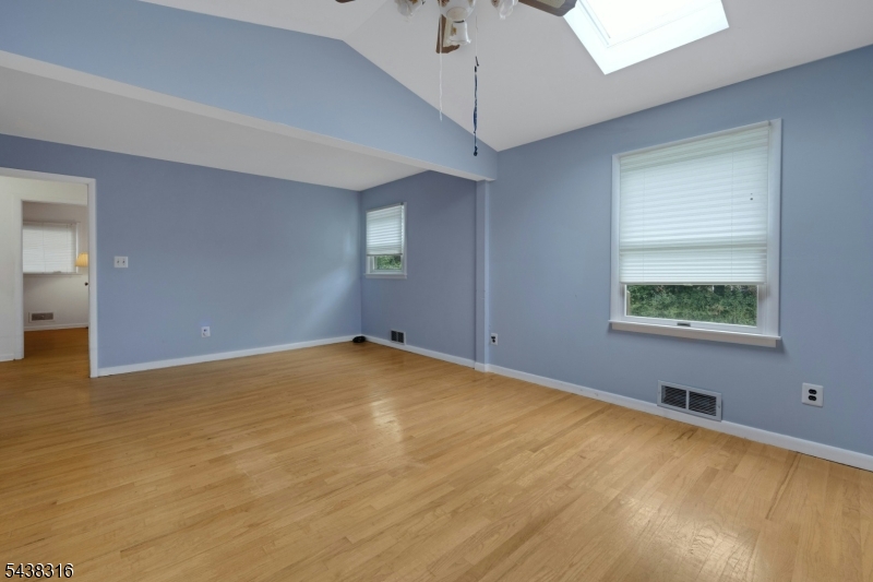 56 Seminole Ave Property Photo 10