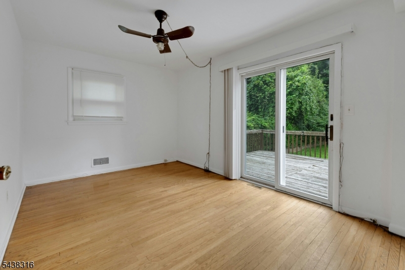 56 Seminole Ave Property Photo 11