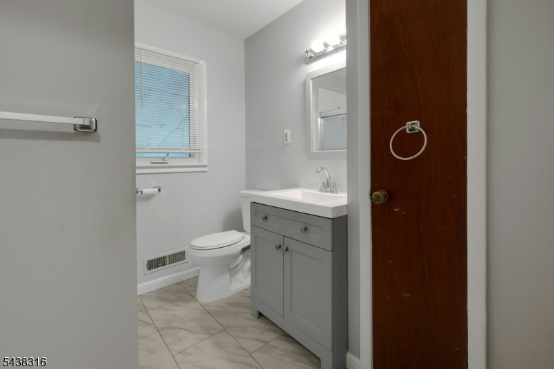 56 Seminole Ave Property Photo 15
