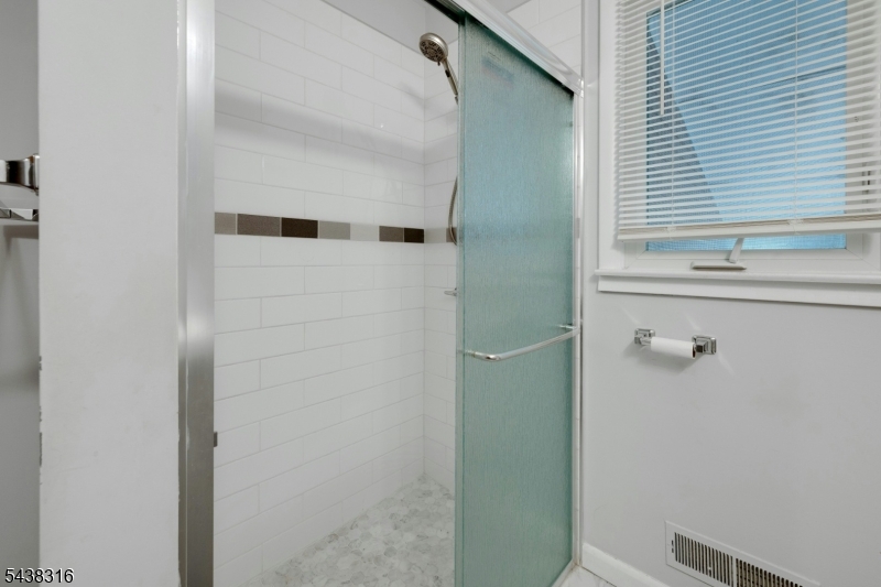 56 Seminole Ave Property Photo 16