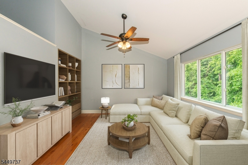 12 Pale Star Ct Property Photo 2