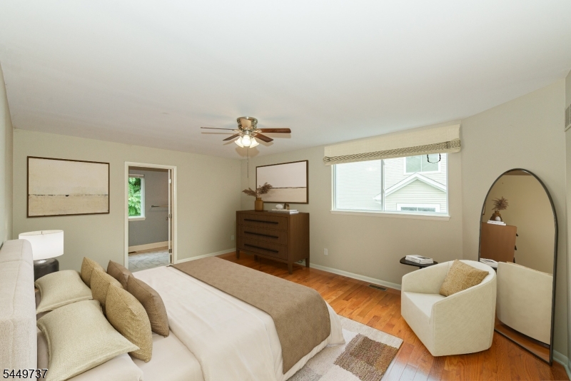 12 Pale Star Ct Property Photo 5