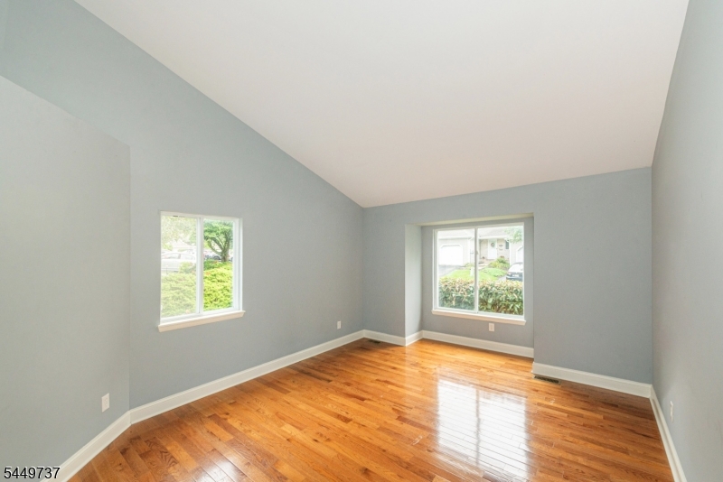 12 Pale Star Ct Property Photo 9