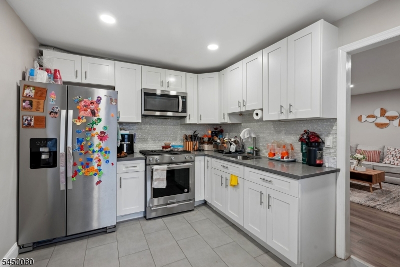 165 Godwin Ave Property Photo 16