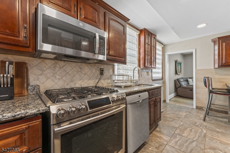 15 Putnam Pl Property Photo 11