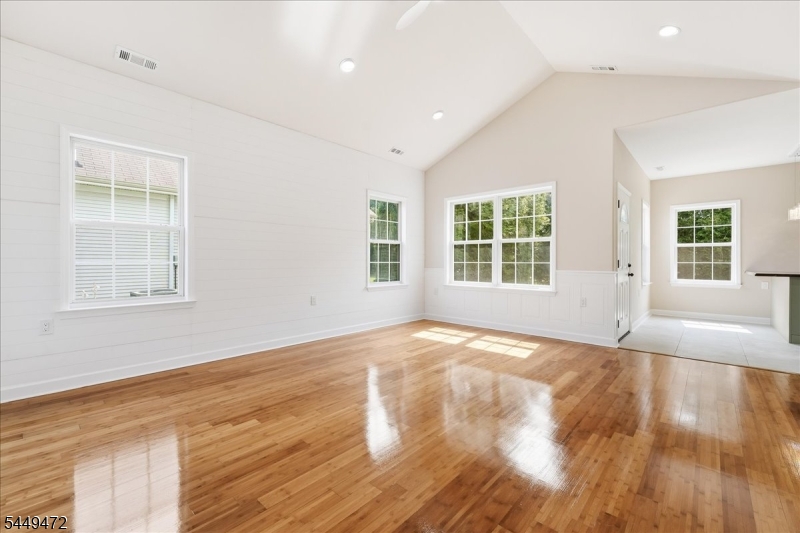 32 Gabriella Cir Property Photo 3