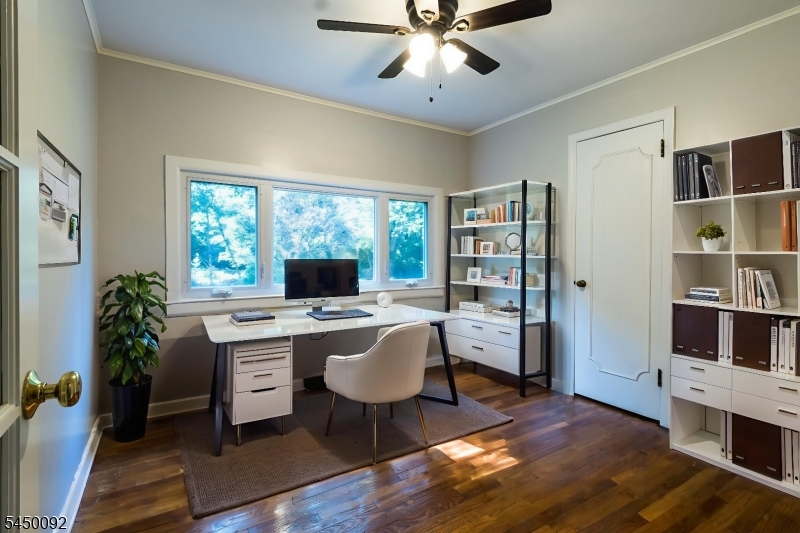 1129 Corrinne Ter Property Photo 6