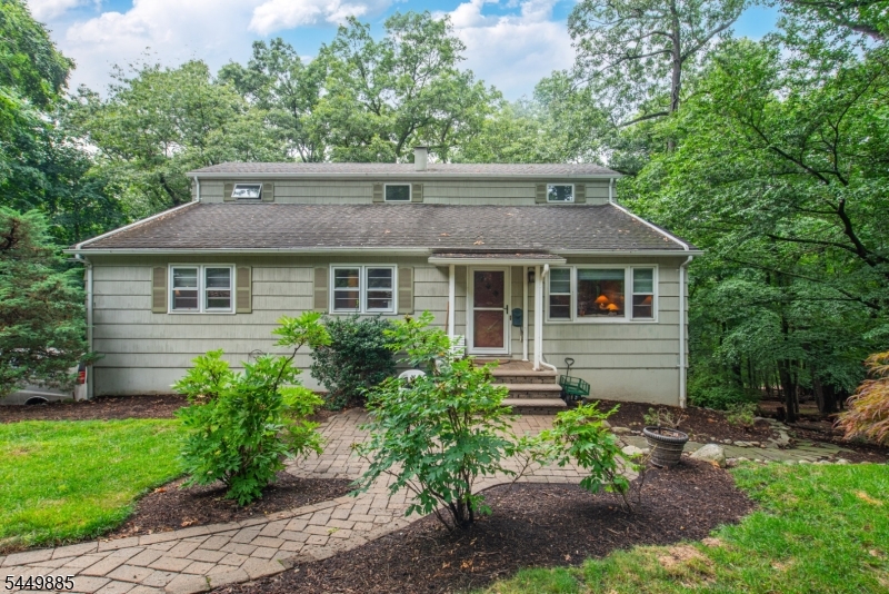 16 Pennsylvania Ave Property Photo 1