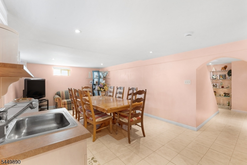 1755 Union Ave Property Photo 21
