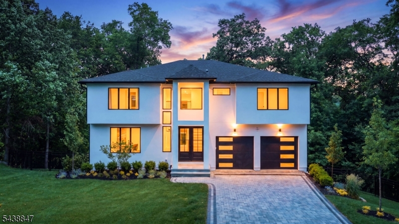 69 Mazur Pl Property Photo 1