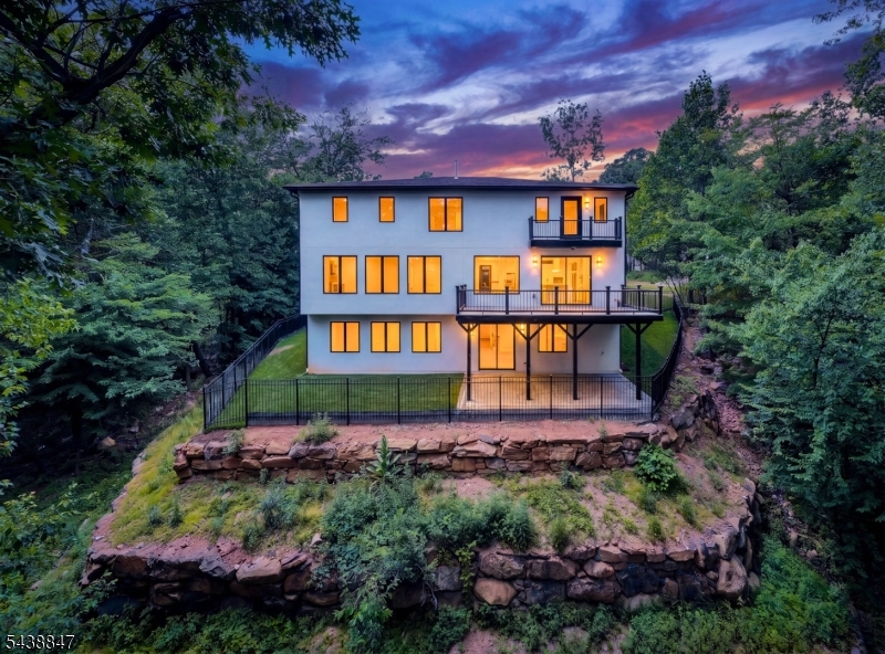 69 Mazur Pl Property Photo 2