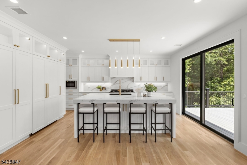 69 Mazur Pl Property Photo 4