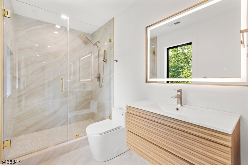 69 Mazur Pl Property Photo 15