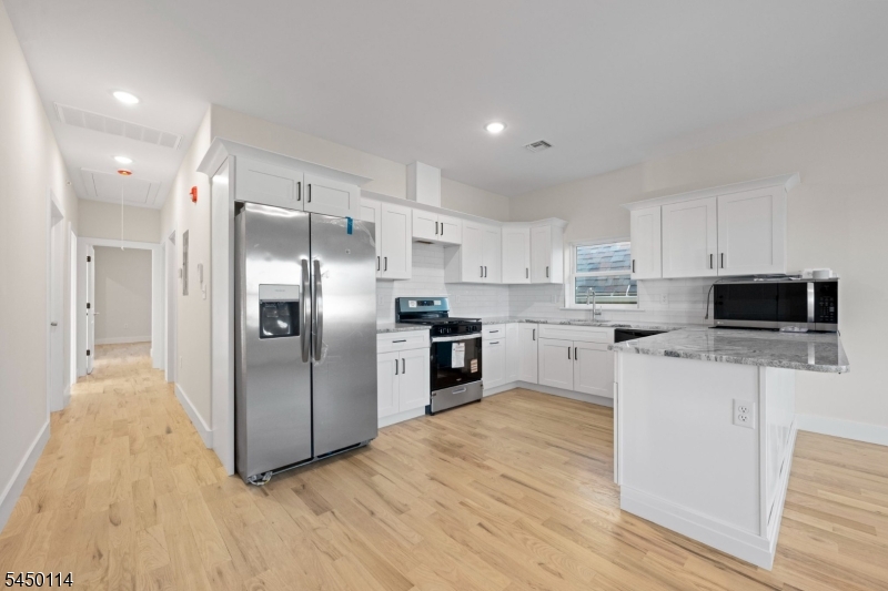 54 2nd St Property Photo 2