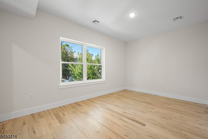 54 2nd St Property Photo 7