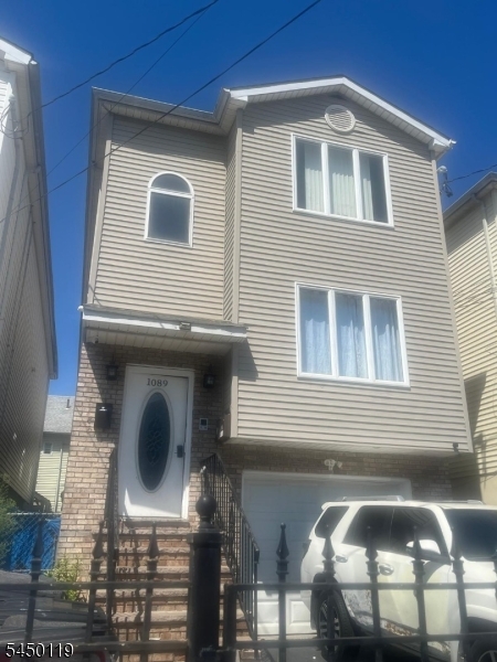 1089 Magnolia Ave 1 Property Photo 1