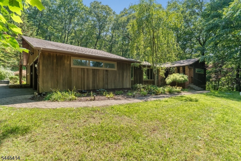 9 Delwood Rd Property Photo 2