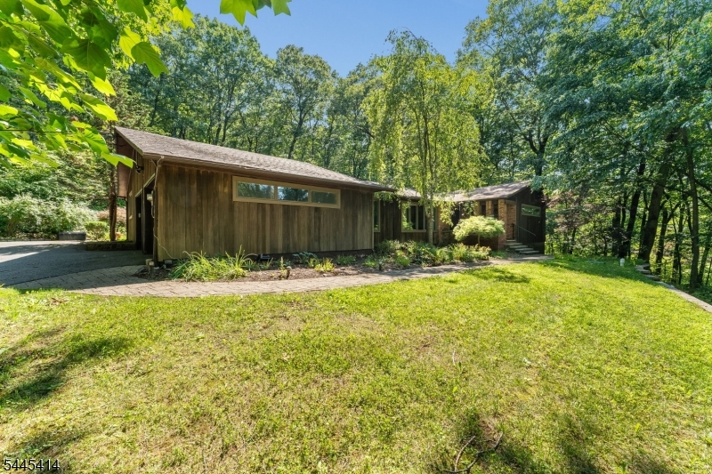 9 Delwood Rd Property Photo 3